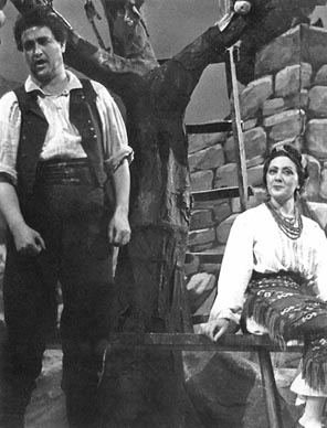 Josip Gostič (Mića) i Nada Tončić (Đula) – Jakov Gotovac, Ero s onoga svijeta, Zagreb, 1942.