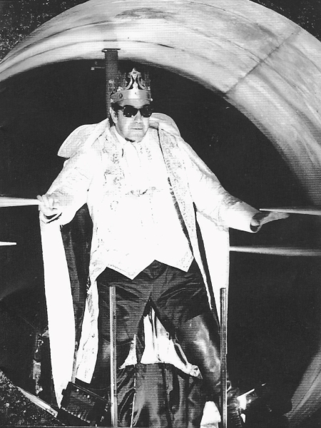 Neven Belamarić kao Tartaglia na izvedbama opere <em>Kralj Jelen</em> Hansa Wernera Henzea u Komische Opere, Berlin, 1999. 