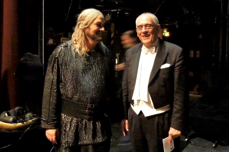 Nikša Bareza s tenorom Markusom Ahmeom prilikom obnove <em>Parsifala</em> R. Wagnera u zagrebackom HNK-u