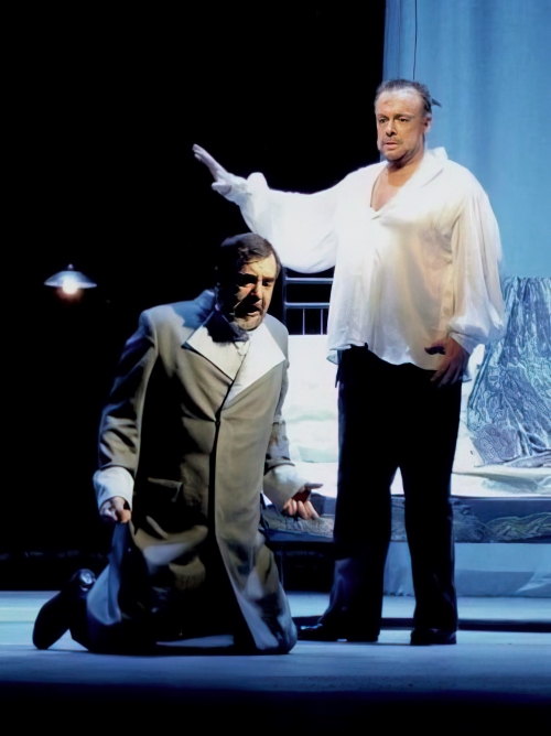 Neven Belamarić (kralj Marke) i Patrick Raftery (Tristan) na premijeri <em>Tristana i Izolde</em>, HNK u Zagrebu 2005.