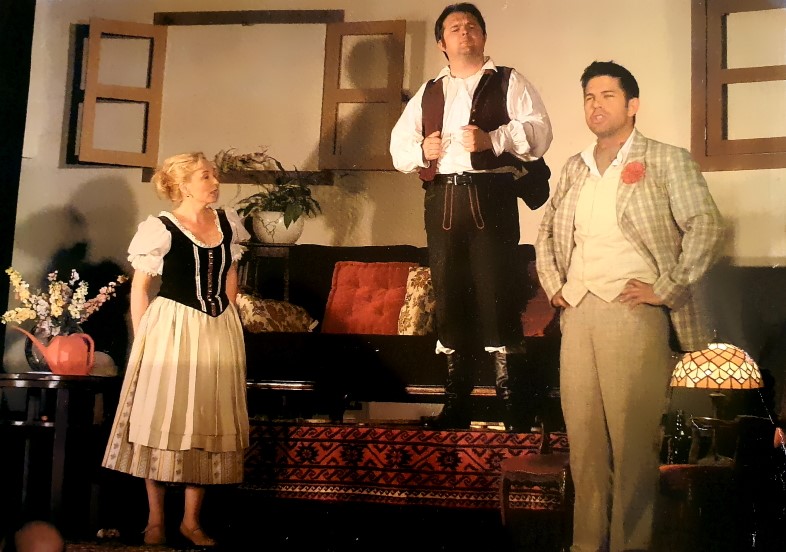 Lidija Horvat-Dunjko (Rita), Nikša Radovanović (Beppe) i Ronald Braus (Gasparo), Gaetano Donizetti, <em>Rita</em>, Opera bb na gostovanju u Madlenianum teatru u Zemunu, 2007. 