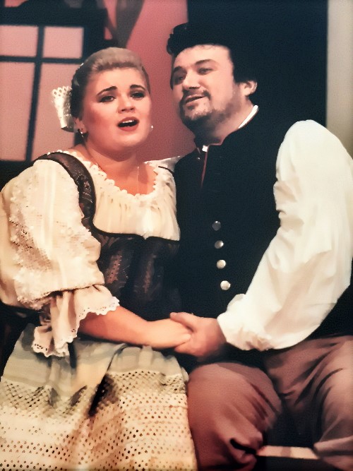 Sanja Toth-Špišić (Marica) i Damir Fatović (Janko), Bedřich Smetana <em>Prodana nevjesta</em>. HNK u Osijeku, 1997.