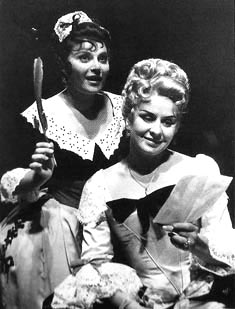 Graziella Sciutti (Susanna) i Sena Jurinac (Grofica) – Wolfgang Amadeus Mozart, Figarov pir, Bečka državna opera, 1962.