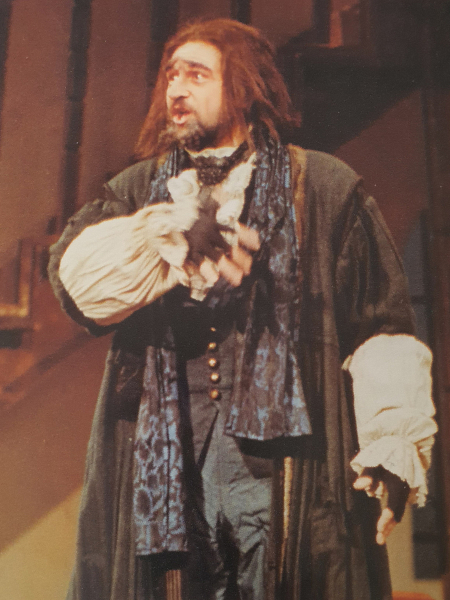 Ivica Šarić kao Basilio, Gioachino Rossini <em>Seviljski brijač</em>, HNK u Zagrebu