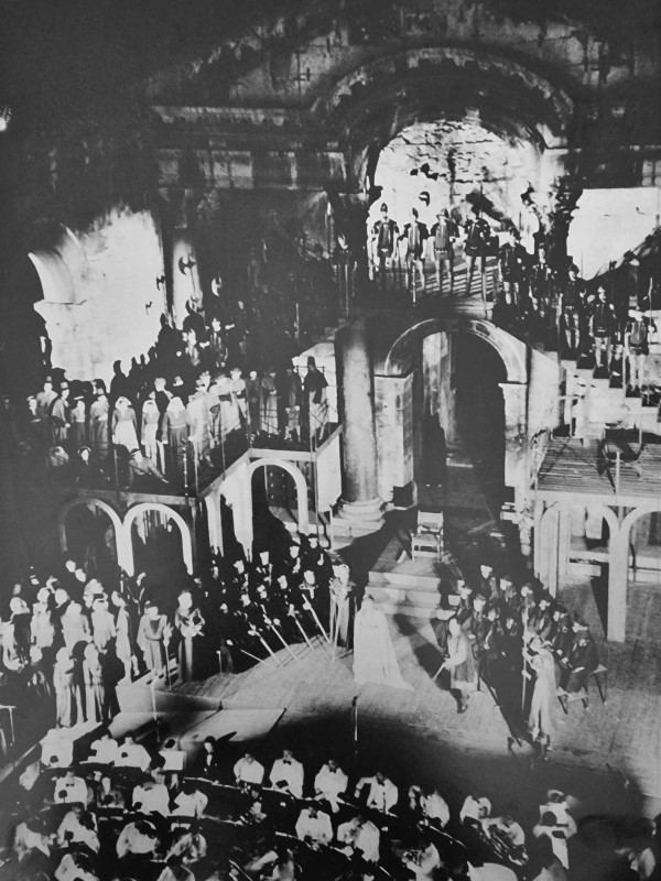 Prizor iz <em>Simona Boccanegre</em> na Peristilu u Splitu 1978.