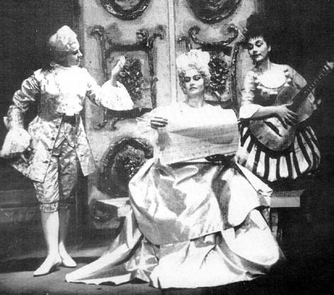 Gertruda Munitić (Cherubino), Branka Galić (grofica Rosina) i Štefica Petrušić (Susanna) – Wolfgang Amadeus Mozart, Figarov pir, HNK u Osijeku, 1963.
