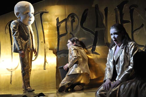 Netta Or (Neocle), Cornelia Ptassek (Aspasia), Iris Kupke (Rossane); Johann Christian Bach, Temistocle, red. Joachim Schlömer, dir. Reinhard Goebel, foto: Hans Jörg Michel.