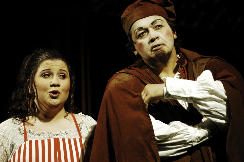 Valentina Fijačko (Lauretta) i Davor Radić (Schicchi), Giacomo Puccini, <em>Gianni Schicchi</em>, HNK u Zagrebu 2001. 