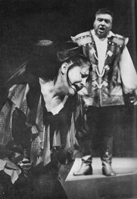 Anđelka Rušin-Tomljanović (Azucena) i Viktor Bušljeta (Manrico) – Giuseppe Verdi, Trubadur, Hrvatsko narodno kazalište Ivana Zajca, Rijeka