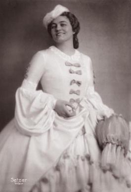 Viorica Ursuleac (Arabella) – Richard Strauss, Arabella, na praizvedbi u Dresdenu 1. srpnja 1933.