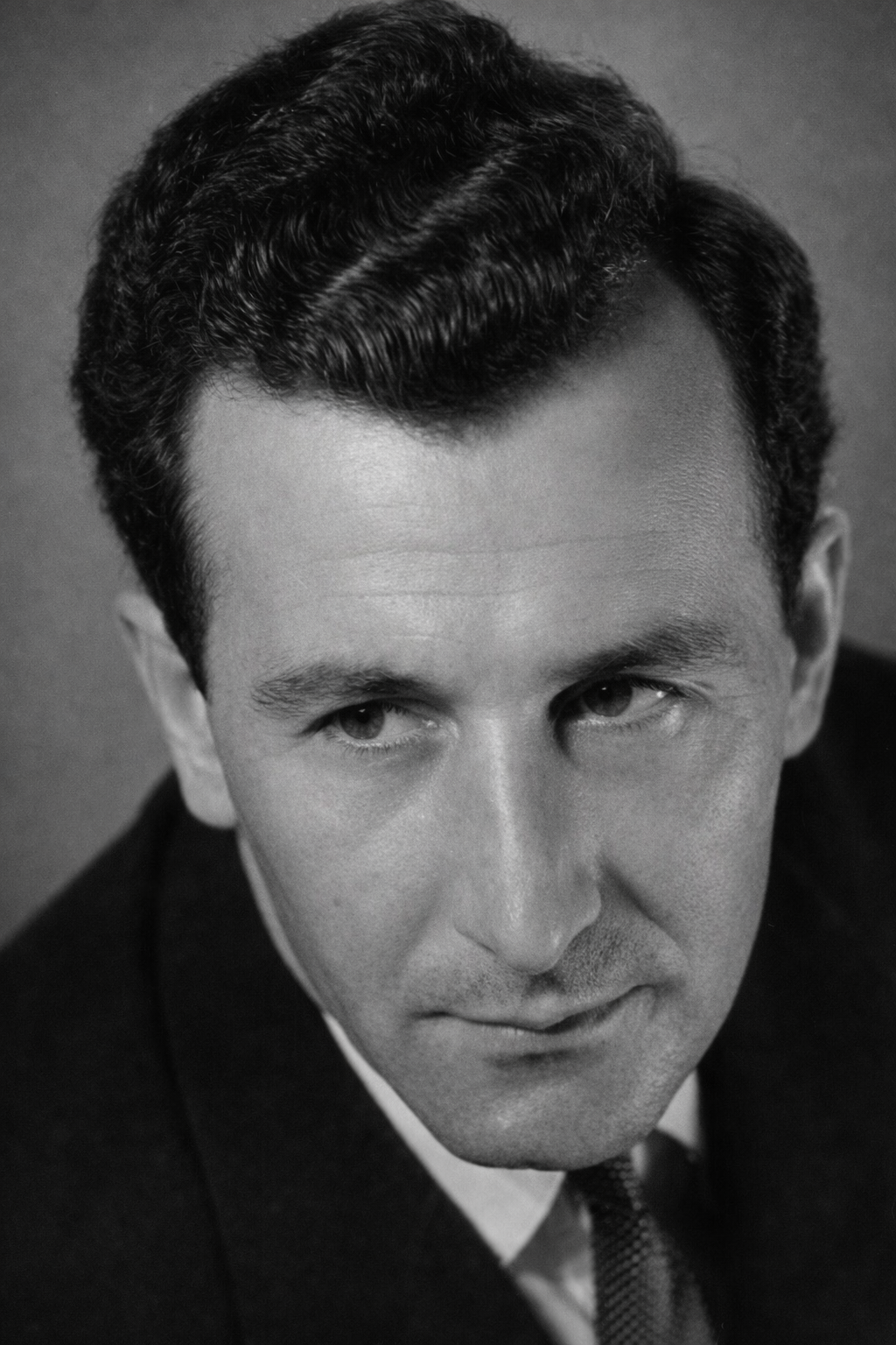 Zlatko Foglar (Tuzla, 5. listopada 1935.), bariton