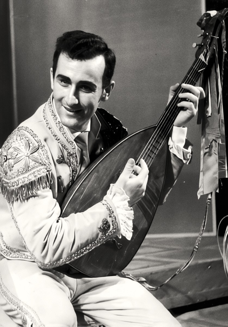 Zlatko Foglar (Figaro), Gioachino Rossini, <em>Seviljski brijač</em>, HNK u Osijeku, debi 22. listopada 1961.