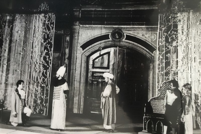 Zrinko Sočo kao Belmonte i solisti turske Opere, Wolfgang Amadeus Mozart <em>Otmica iz saraja</em>, Istanbul, ljetni festival, premijera 1988.