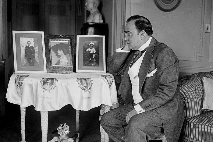 Enroco Caruso u svom domu u New Yorku