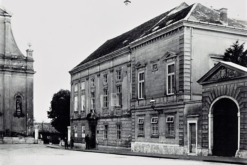 Gornjogradska gimnazija na Katarinskom trgu u Zagrebu