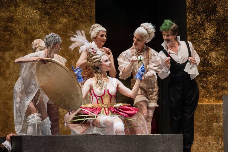 Slovensko narodno gledališče u Ljubljani: Giacomo Puccini, <em>Manon Lescaut</em>, dir. Ayrton Desimpelaere, red. Manfred Schweigkofler